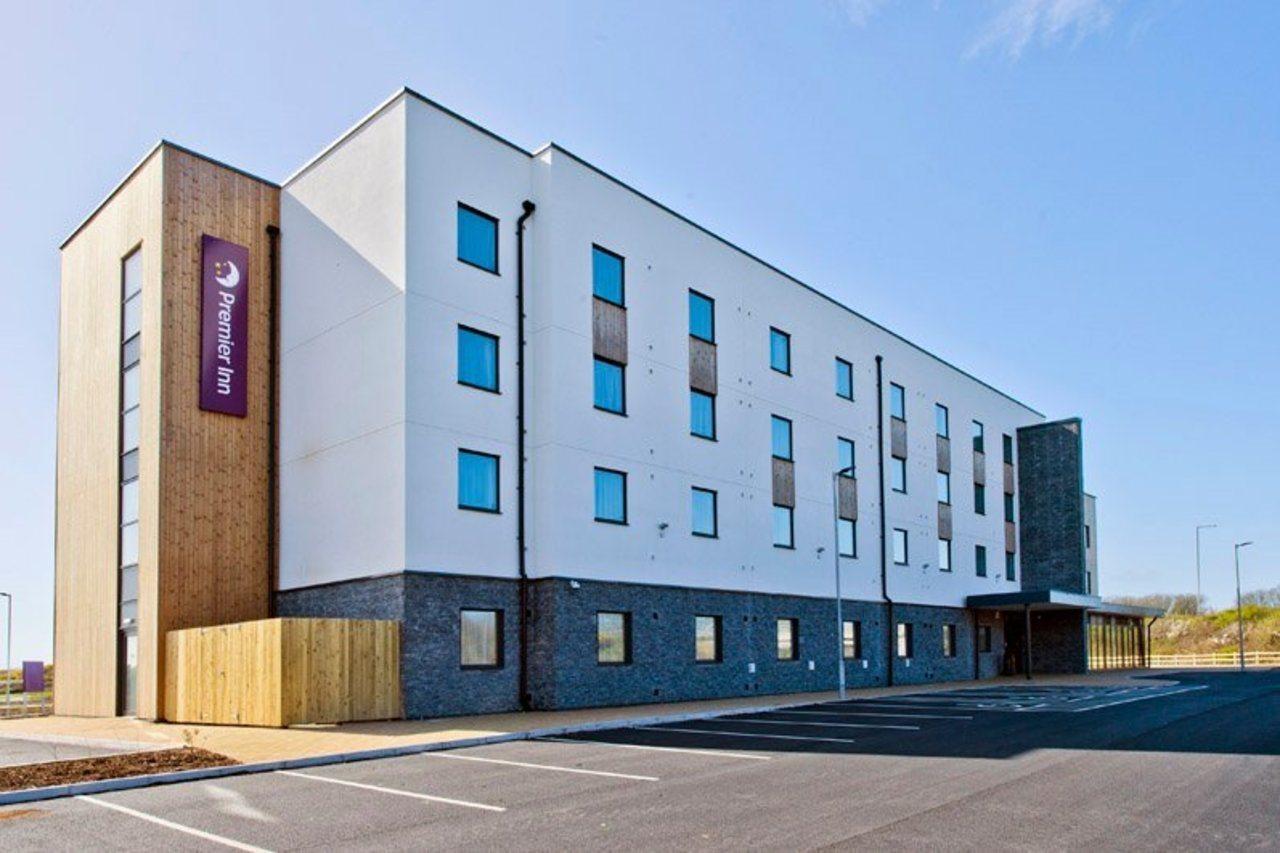 Premier Inn Holyhead Ngoại thất bức ảnh