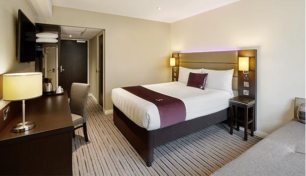 Premier Inn Holyhead Ngoại thất bức ảnh