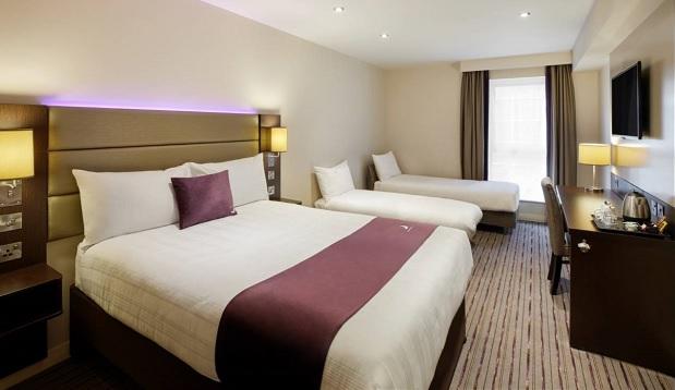 Premier Inn Holyhead Ngoại thất bức ảnh