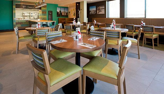 Premier Inn Holyhead Ngoại thất bức ảnh